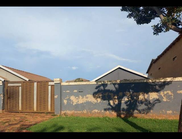 2 BEDROOM HOUSE FOR SALE IN PROTEA GLEN
